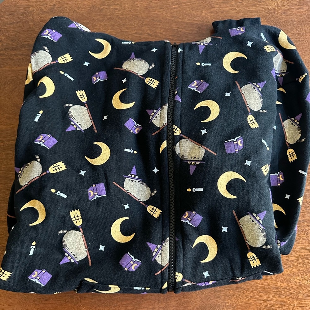 Culturefly Pusheen Fall Box 2024 Hallowee Zip up hoodie